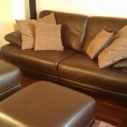 Ensemble canap cuir + 2 poufs